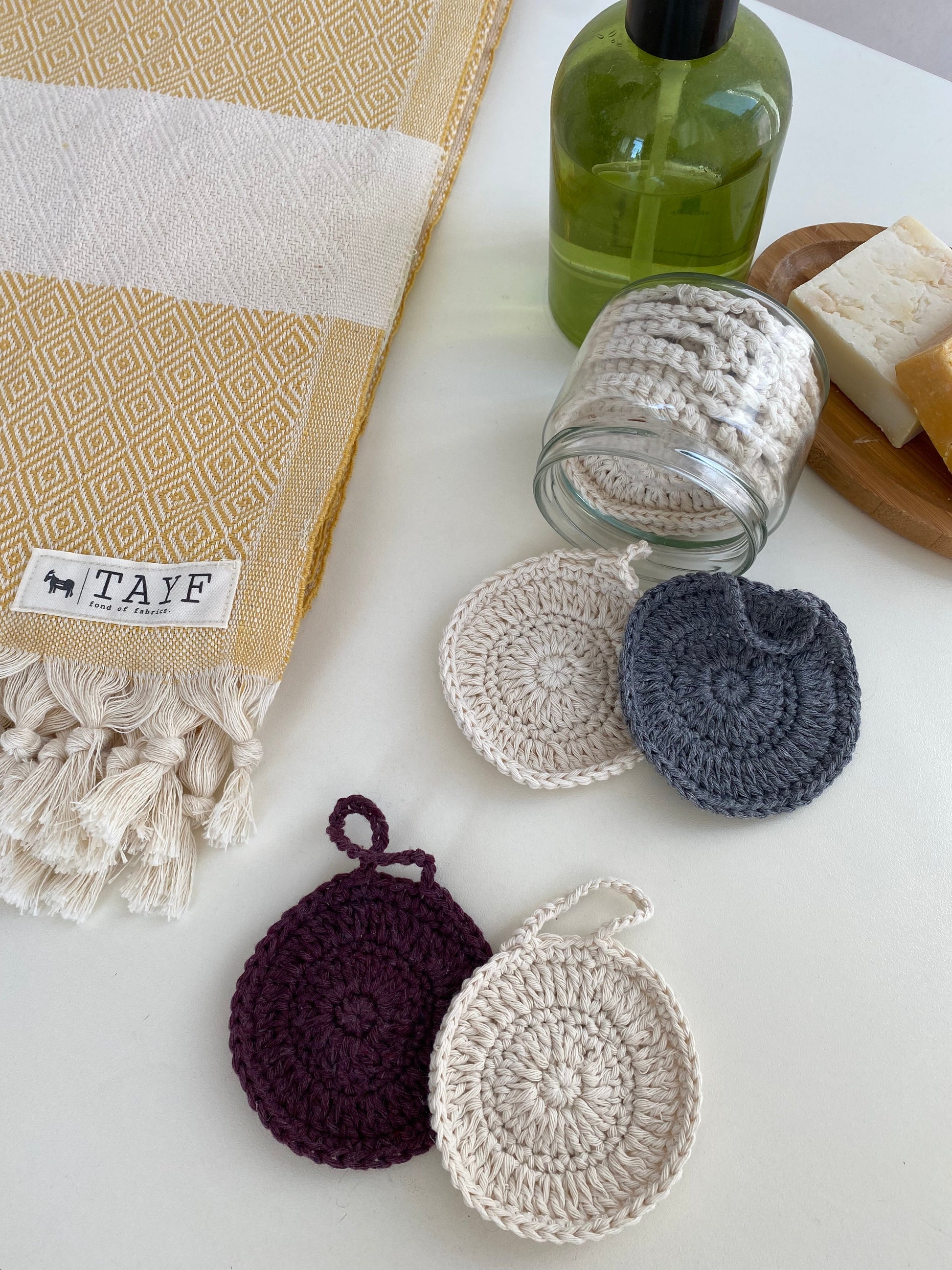 Cotton makeup removal pads-4